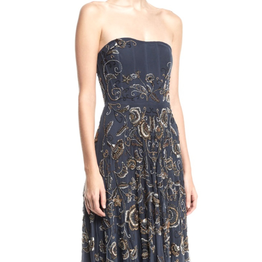 SHE IS A SHOWSTOPPER! BRAND NEW STUNNING INTRICATELY BEADED MESH STRAPLESS GOWN